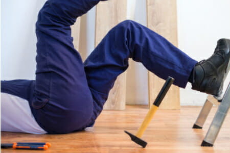 หกล้ม ปวดกระดูกก้นกบ ก้นกบหัก ก้นกบร้าว ก้นกบแตก